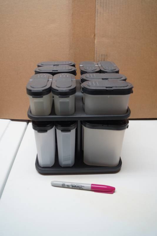 lot 2011 image: Lot of Tupperware Storage Containers - Nice