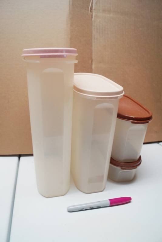 lot 2014 image: Lot of Tupperware Storage Containers - Nice