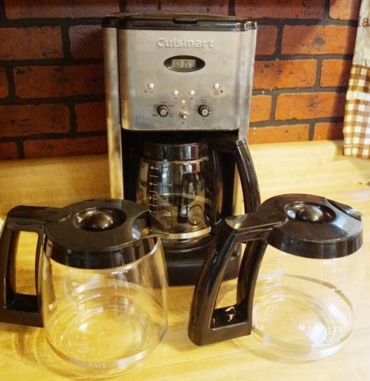lot 2017 image: Cuisinart Coffee Pot w 3 Containers