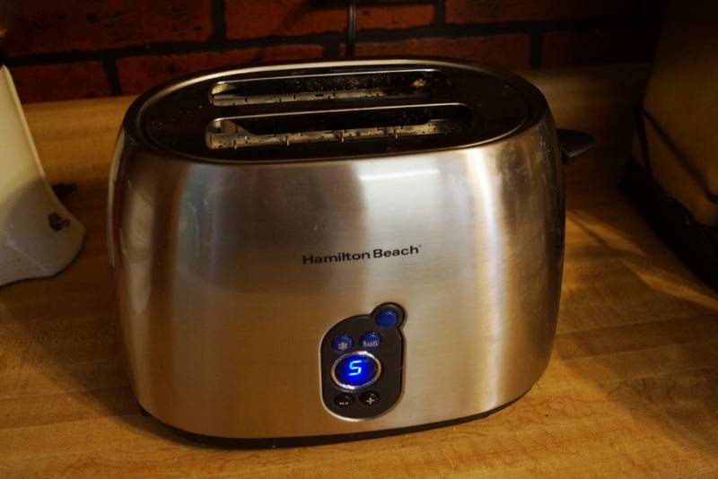 lot 2019 image: Hamilton Beach Stainless Steel Toaster