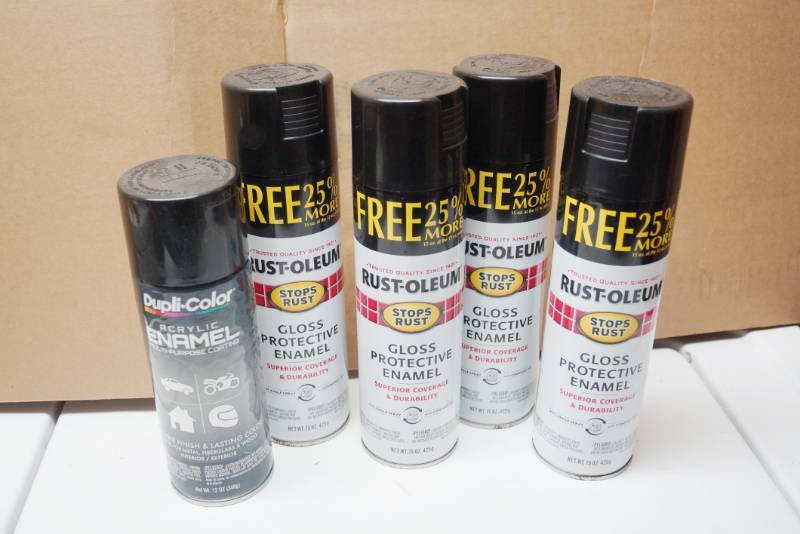 lot 2036 image: Lot of 4 Rust-oleum Enamel Protectant and 1 Dupli-Color