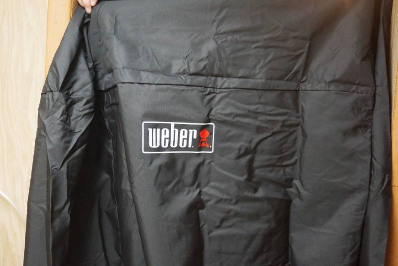 lot 2041 image: Weber Grill Cover