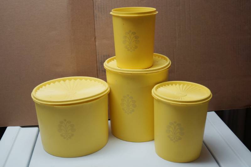 lot 2051 image: Lot of Tupperware Vintage Storage Containers - Groovy Baby