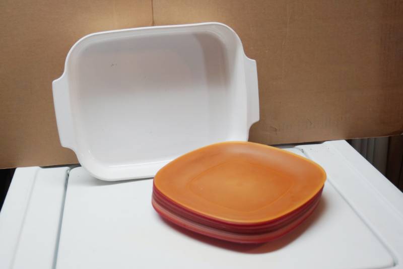 lot 2063 image: Lot of Misc. Kitchenware - Baking Dish and Plates