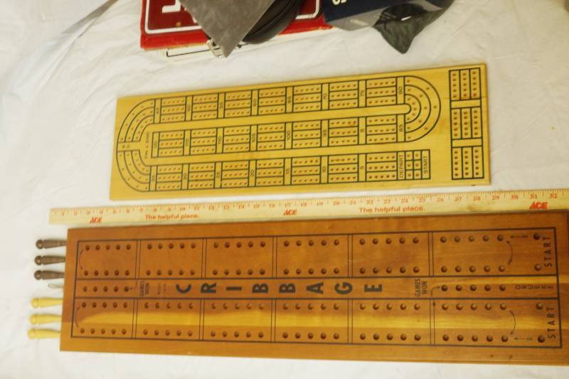 lot 2214 image: Lot of Great Wooden Cribbage Game Boards and pieces