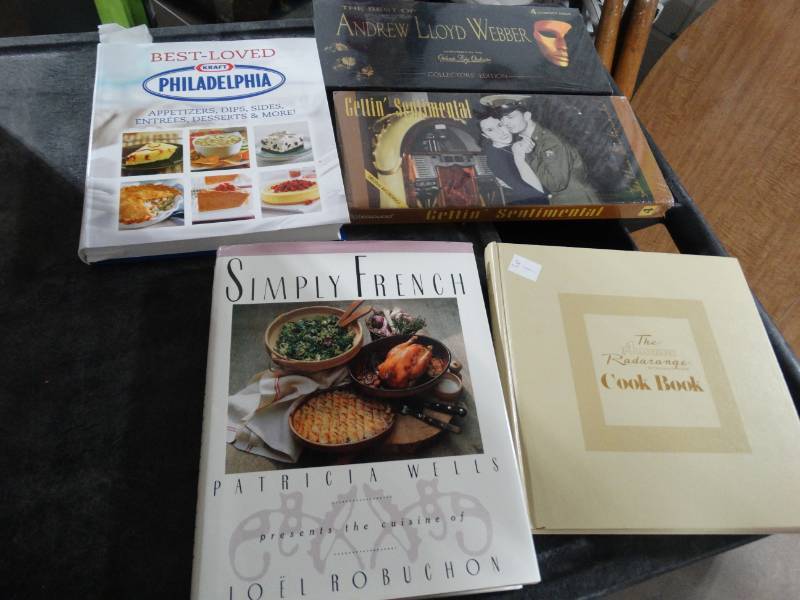 lot 17637 image: Lot of cooking books.
