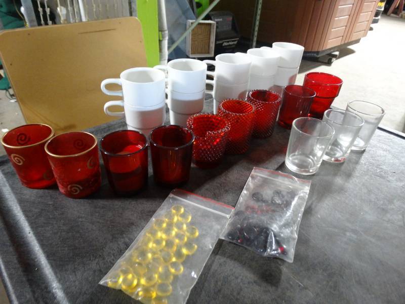 lot 17658 image: Lot of small cups & candle holders.