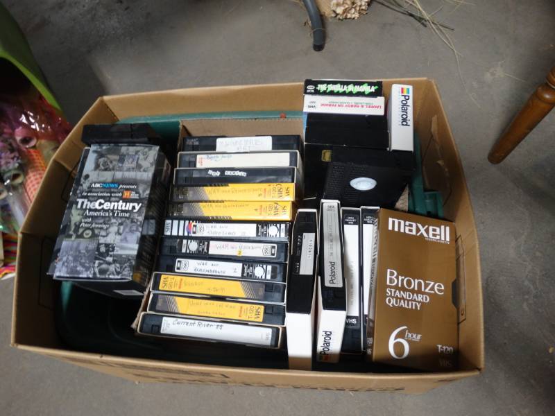 lot 17670 image: Lot of VHS tapes.