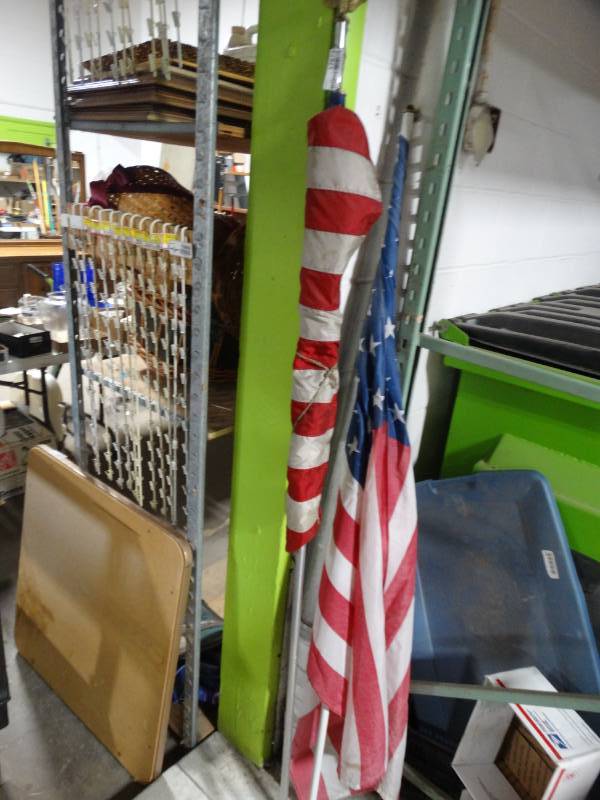lot 17673 image: 2 American flags.