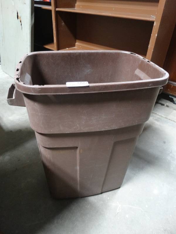lot 17687 image: Trashcan.
