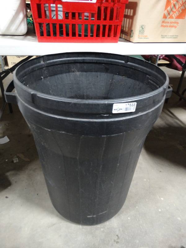 lot 17688 image: Trashcan.