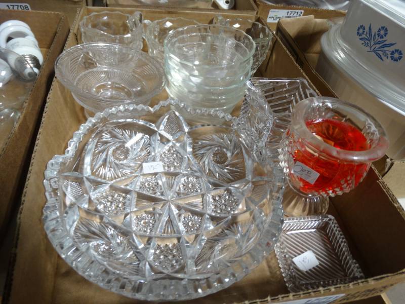 lot 17711 image: Lot of glassware.