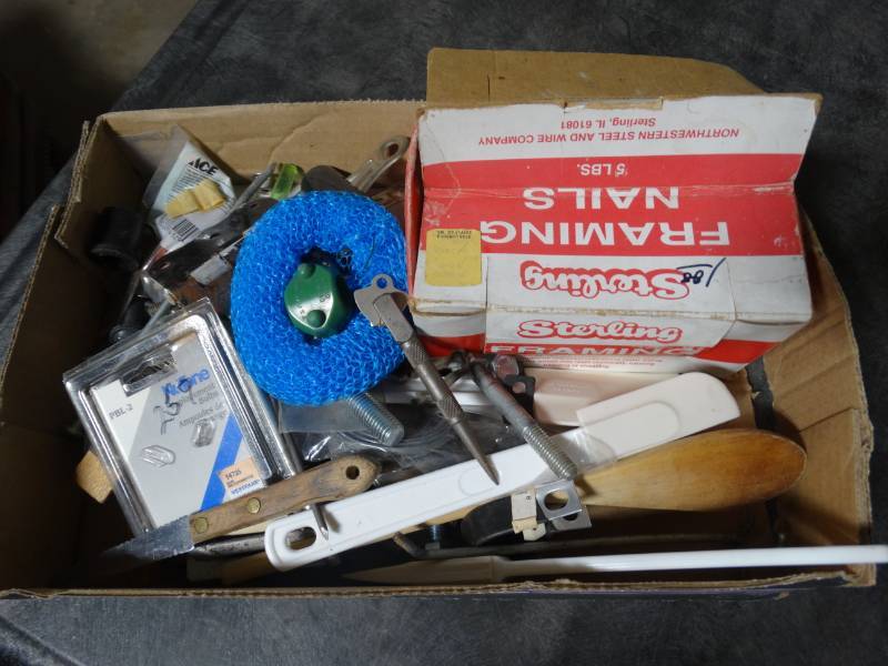 lot 17729 image: Lot of various hardware.