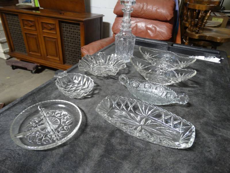 lot 17731 image: Lot of glassware.