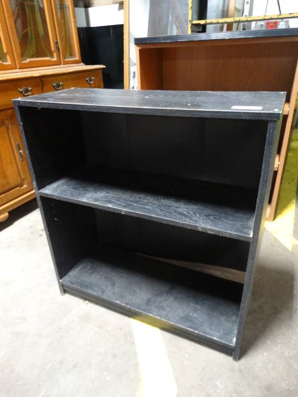 lot 17793 image: Shelf w2 shelves.