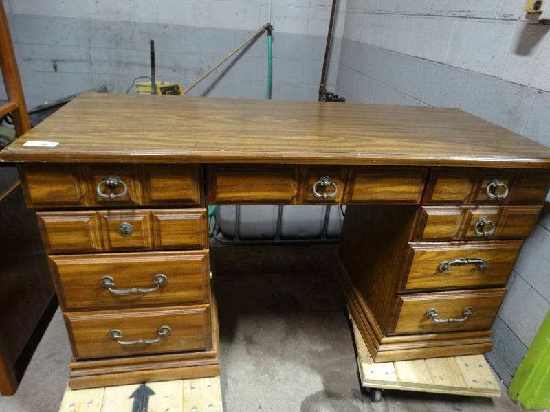 lot 17796 image: Office desk.