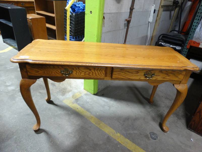 lot 17797 image: Wooden sofa table with 2 drawers.