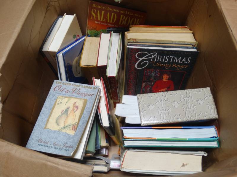 lot 17806 image: Lot of Various books.