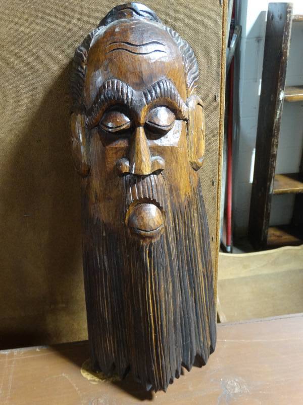 lot 17816 image: Wooden tiki mask wall decor.