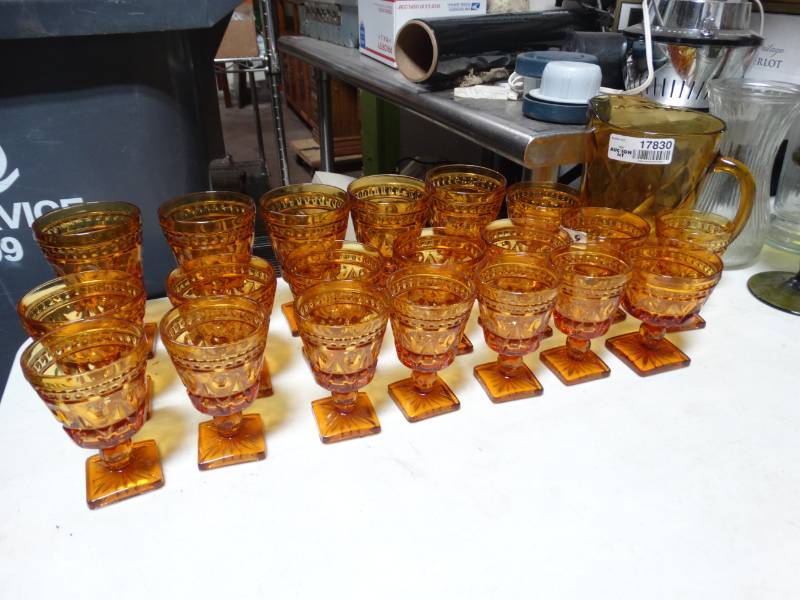 lot 17830 image: 21pc Amber drinking set with pitcher.