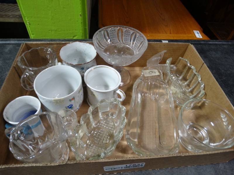 lot 17837 image: Lot of various glassware.