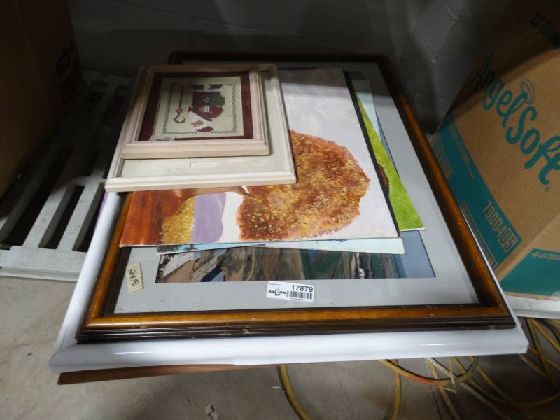lot 17879 image: Lot of various nice wall art.