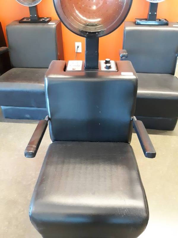 lot 1025 image: Venus Plus by Highland Hair Dryer Seat  Chair