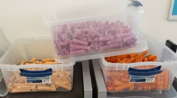 lot 1062 image: Three Totes of Perm Rods - Different Sizes
