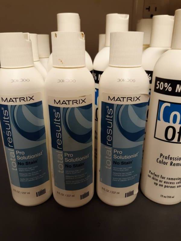 lot 1098 image: Matrix Total Results Pro Solutionist 8oz Bottles Lot