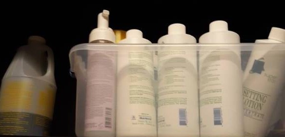 lot 1111 image: Tote full of Setting Lotion and �