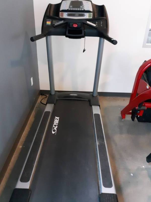 lot 2052 image: Cybex Intelligent Suspension 445T Treadmill Fully Functioning