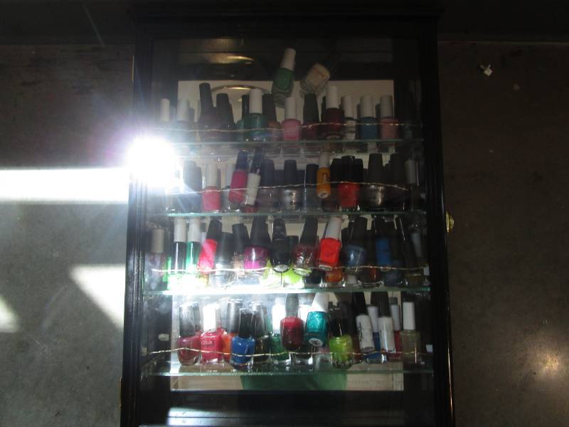 lot 1014 image: Nail Polish Mirrored Rack  Shelf - and Contents