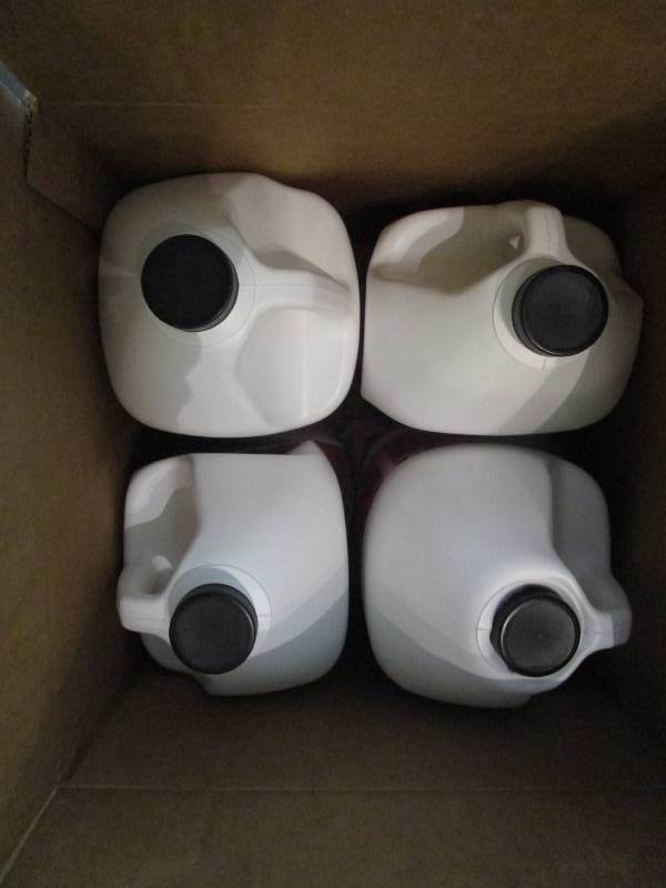 lot 1073 image: Case of Wild Cherry Shampoo 4 Gal Jugs