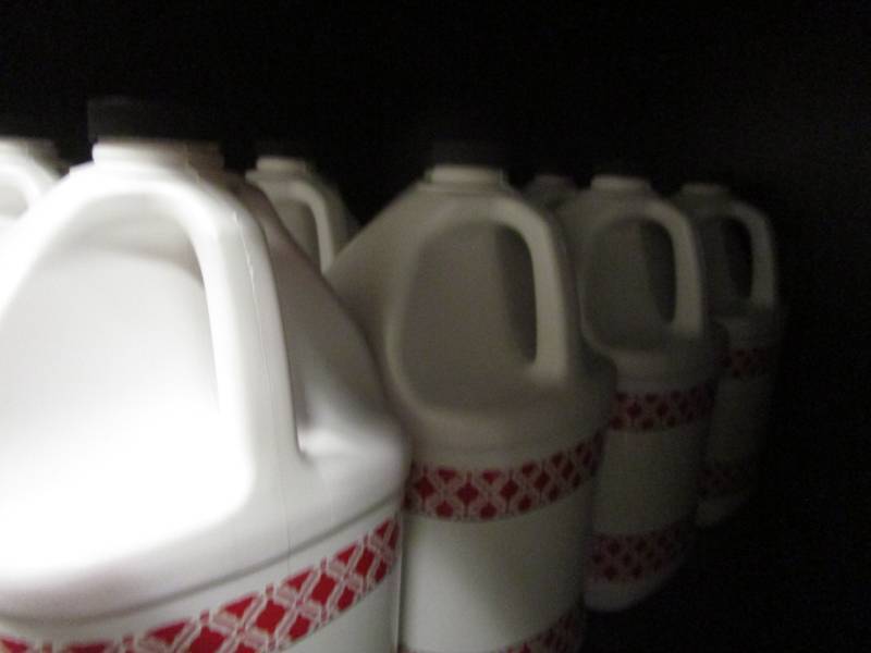 lot 1089 image: Natures Advantage Wild Cherry Conditioner - Ready to Use Gallons Lot