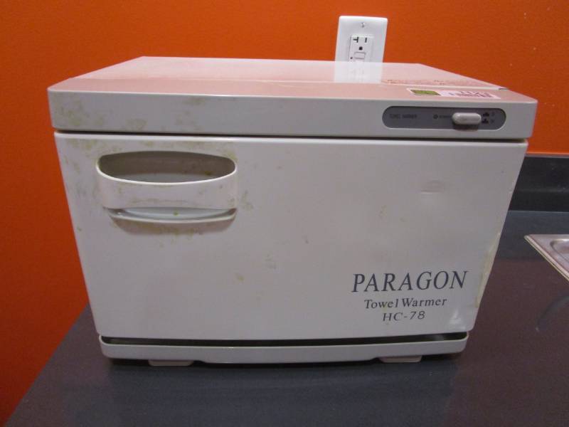 lot 1123 image: Paragon Towel Warmer