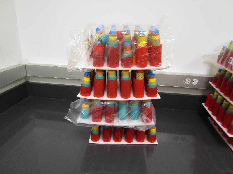 lot 1172 image: Four Trays Full of Assorted Size Hair Rollers
