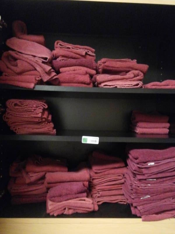 lot 1104 image: Lot of Hand Towels