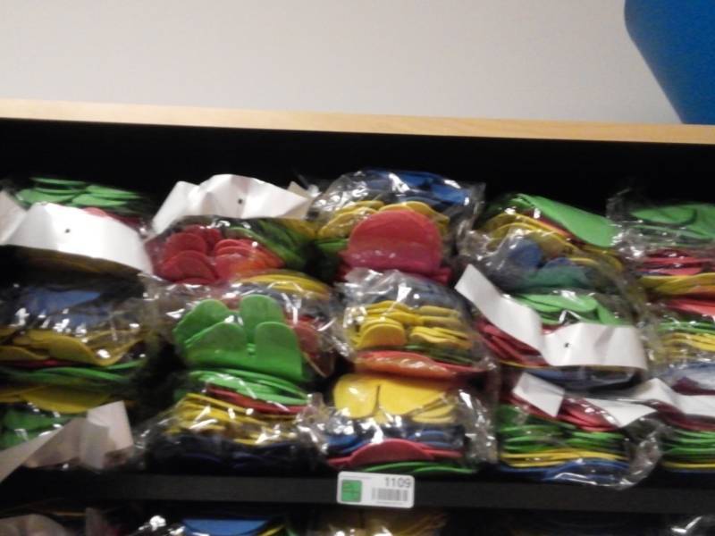 lot 1109 image: Box Lot of Foam Pedi Slippers