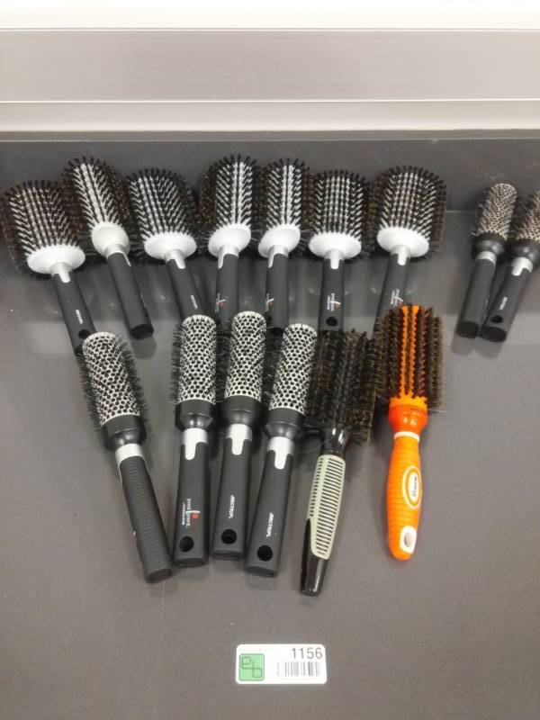 lot 1156 image: Pivot Point Lot of Styling Brushes
