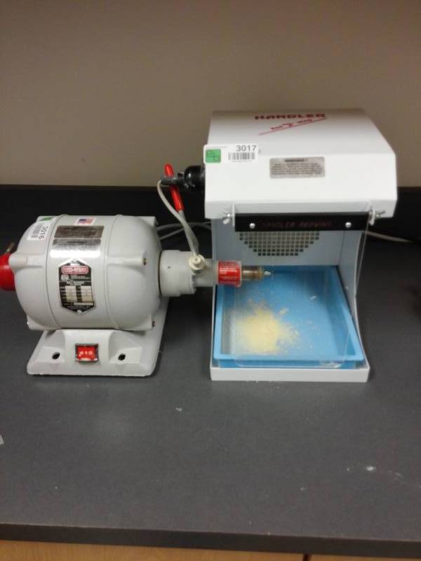 lot 3017 image: Redwing 26a Dental Lathe Motor and Handler Porta-Vac Model 550 See Video