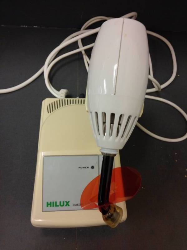 lot 3031 image: Hilux 200 Curing Light Accepts all and Demetron Light