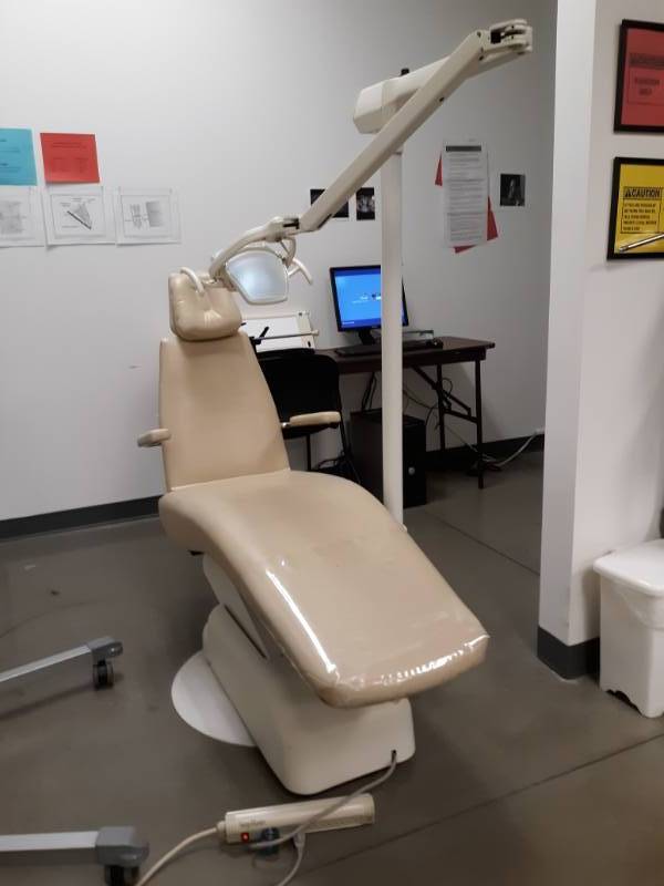 lot 3001 image: Royal Model GPII Dental Chair and Pelton & Crane Dental Light