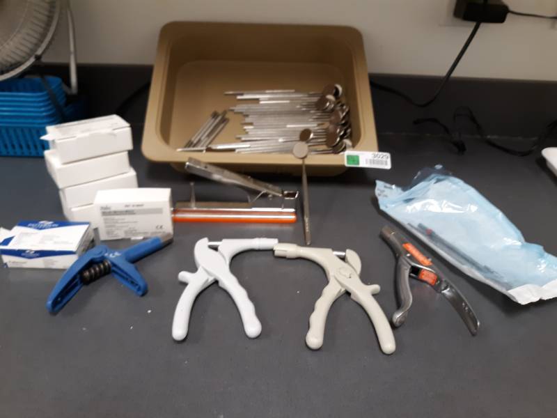lot 3029 image: Tray of Misc Tools and Supplies - Dental