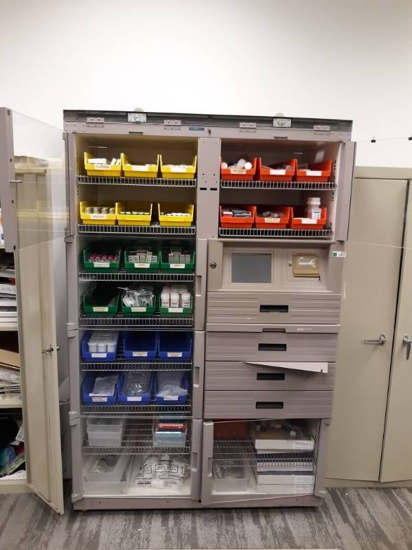 lot 3095 image: Pharmacy Dispensing Secure Storage Bin Cabinet