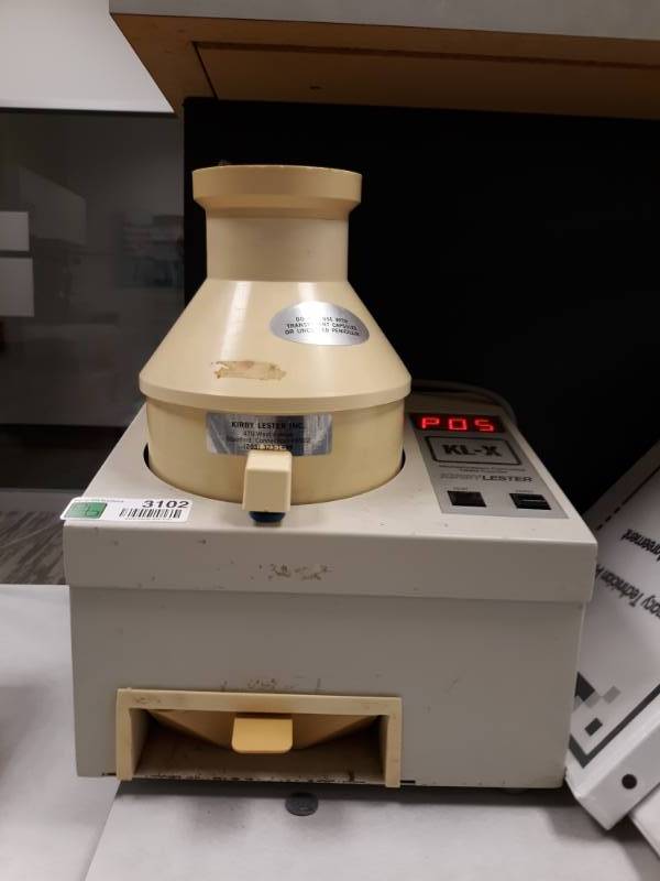 lot 3102 image: KirbyLester Model KL-X Micorprocessor Controlled Tablet Counter