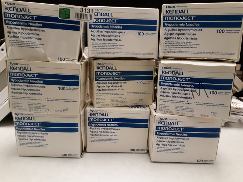 lot 3131 image: Kendall Monoject Needle 27G x 12 - Nine Boxes