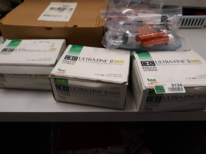 lot 3134 image: Three Boxes 1cc Syringes and Other Misc Syringes