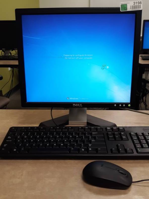 lot 3198 image: Dell Optiplex 780 with Monitor, Mouse  & Keyboard