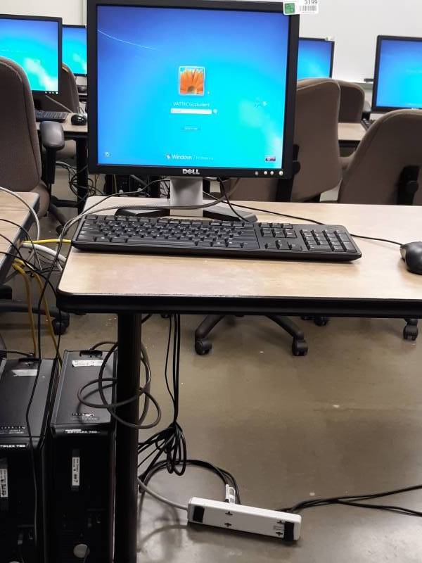 lot 3199 image: Dell Optiplex 780 with Monitor, Mouse  & Keyboard