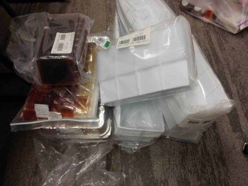 lot 3147 image: Pill Packaging and Trays